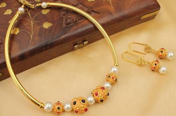 Lovely Handmade Designer Small Necklace Set 1