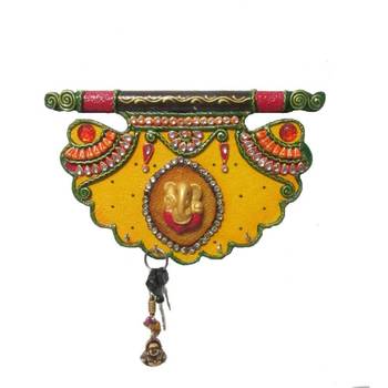 eCraftIndia Papier-Mache Shahi Pankhi Key Holder 1