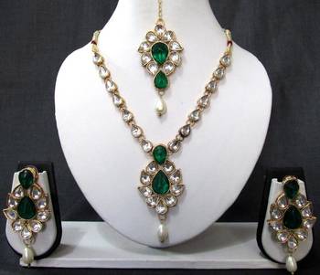 White Drop Green Stone Necklace Set 1