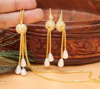 Royal Designer Pendant Set With Earrings 1