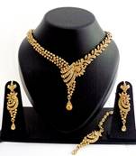 Designer partywear delicate necklace set with maang tikka
