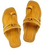 Light yellow authentic kolhapuri chappal for ladies