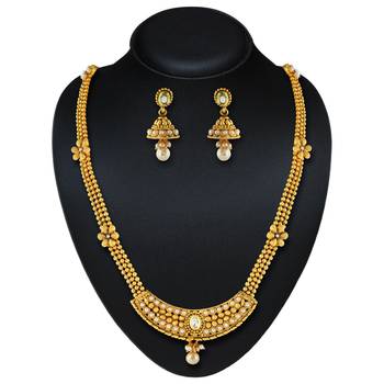 Traditional Design Gracefull Pearl Gold Finishing Necklace Set 1
