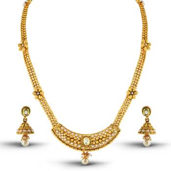 Traditional Design Gracefull Pearl Gold Finishing Necklace Set 2