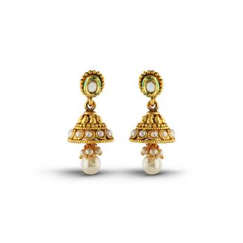 Traditional Design Gracefull Pearl Gold Finishing Necklace Set 3