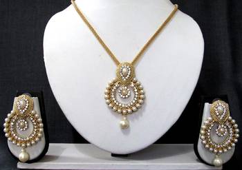 Golden white drop stone pendant chain necklace set 1