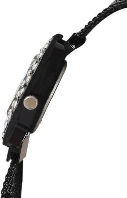 New Fashion Casual Black color stylist Women's wear Quartz Wristwatch 3
