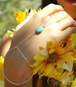 Pearl golden Chain Exclusive designer classic pretty haathful