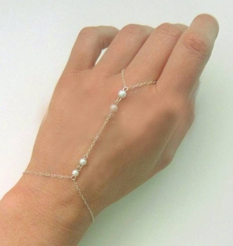 Pearl golden Chain Exclusive designer classic pretty haathful