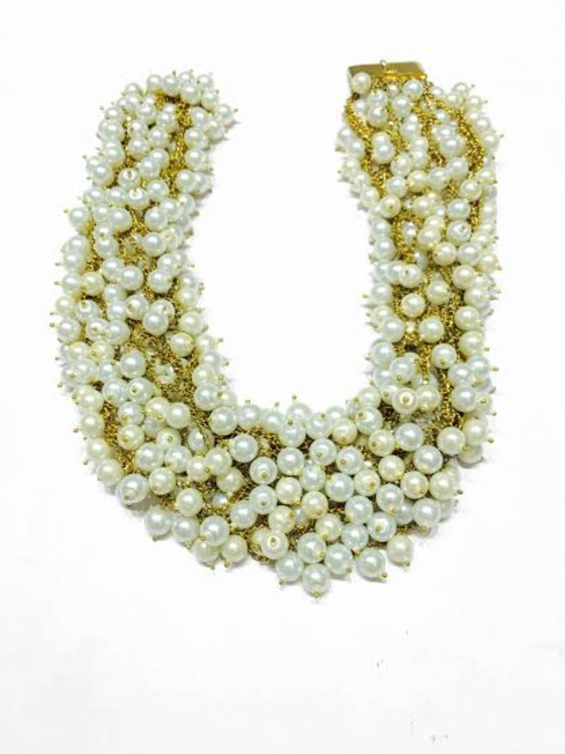 White pearl necklace