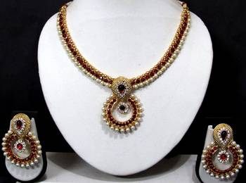 Maroon Stone Pearl Polki Pendant Necklace Set 1