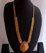 Fancy necklace 75