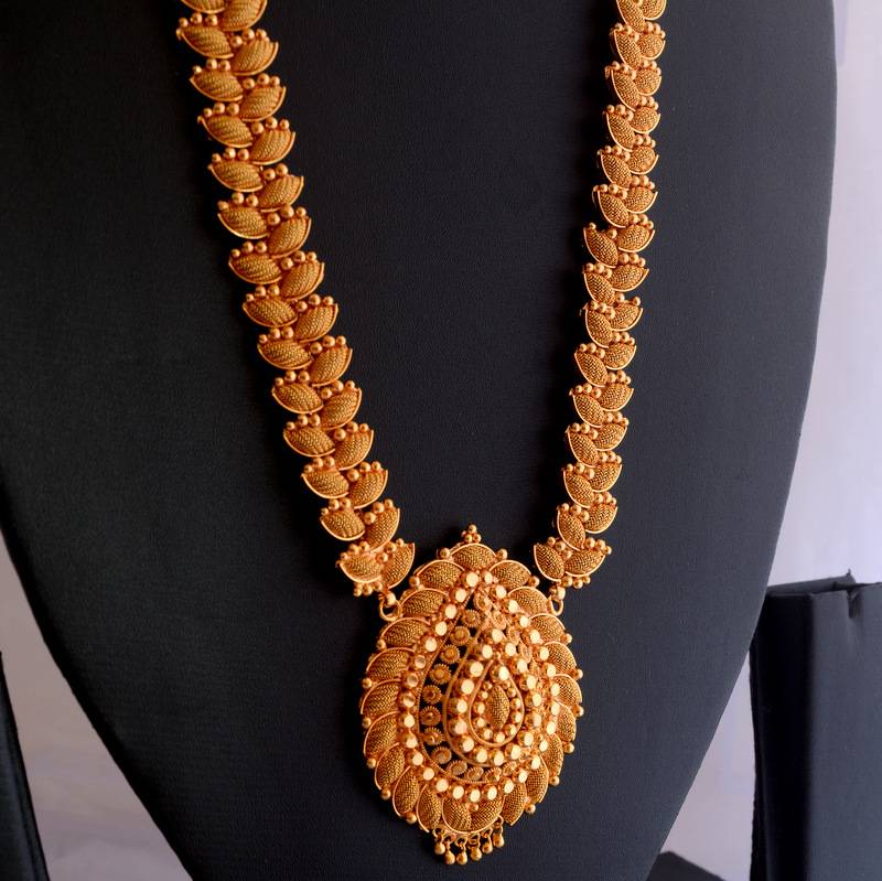 Fancy necklace 75