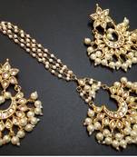 Beautiful gold plated kundan maangtikka with earrings pair