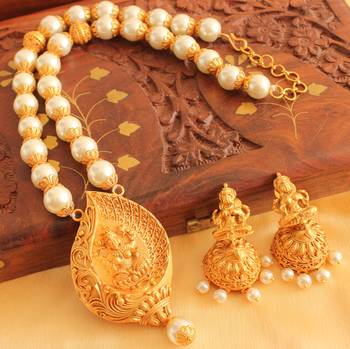 Gorgeous Matte Finish Pearl Lakshmi Necklace Set 1
