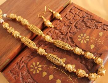 Unique Antique Matte Finish Pearl Necklace Set 1