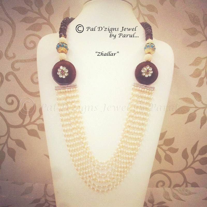 Jhallar - Neckline