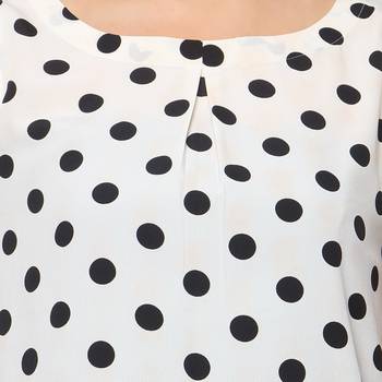 White crepe printed stitched top 4