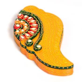 Meenakari shankh shape shubh labh container 2
