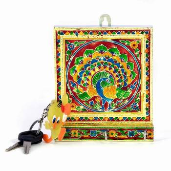 Meenakari artwork 3 key stand in white metal 2