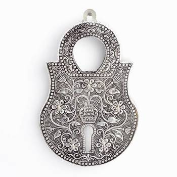Jaipuri oxidized 5 key holder in white metal 1