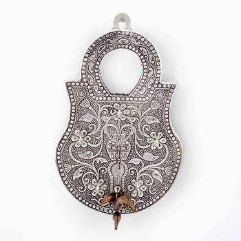 Jaipuri oxidized 5 key holder in white metal 2