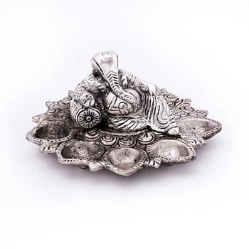 White metal lord ganesha idol with five dia 1