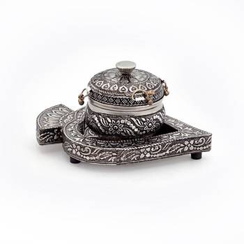 Real oxidized white metal pan box with tray 1
