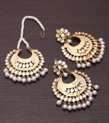 Pearl and Kundan Embellished Maang Tika Set 1