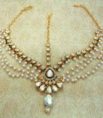 Multicolor pearl maang tikka