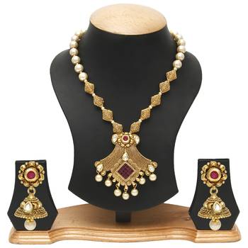 Gold pearl necklace-sets 4