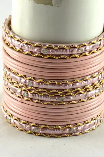 Hvm Striking Metal Bangles