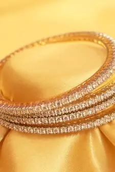Diamond Look Single Line 4 Bangle Set