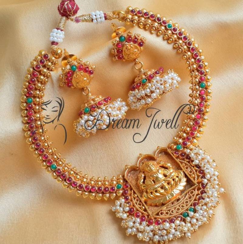 Royal Antique Kemp Green Lakshmi Necklace Set Dj07516