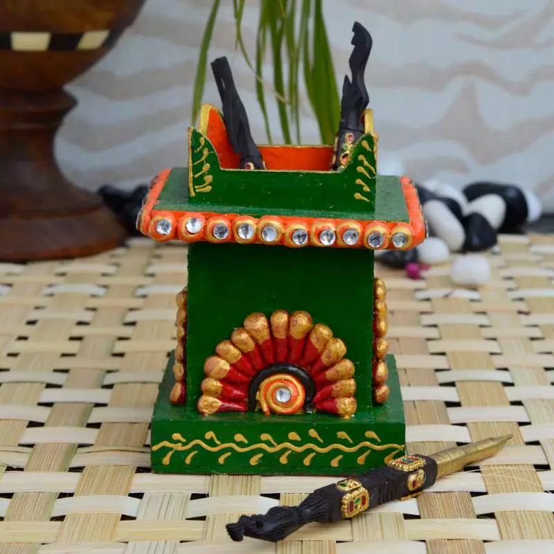 eCraftIndia Papier-Mache Embossed Pen Stand