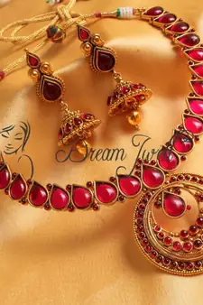 BEAUTIFUL RED NECKLACE SET - DJ16636