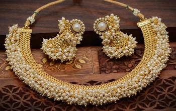 White Pearl Necklace Sets 1