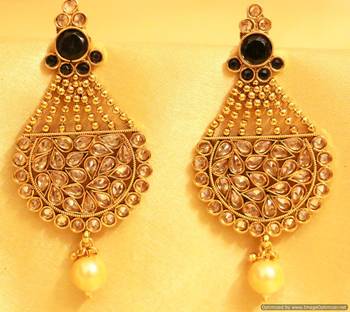 Black Antique Golk Polki Earrings 1