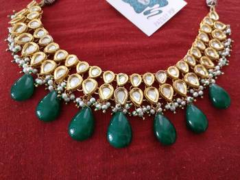 Green Gemstone Drops Kundan Choker Necklace 3