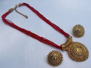 Red thread manglasutra necklace set 1