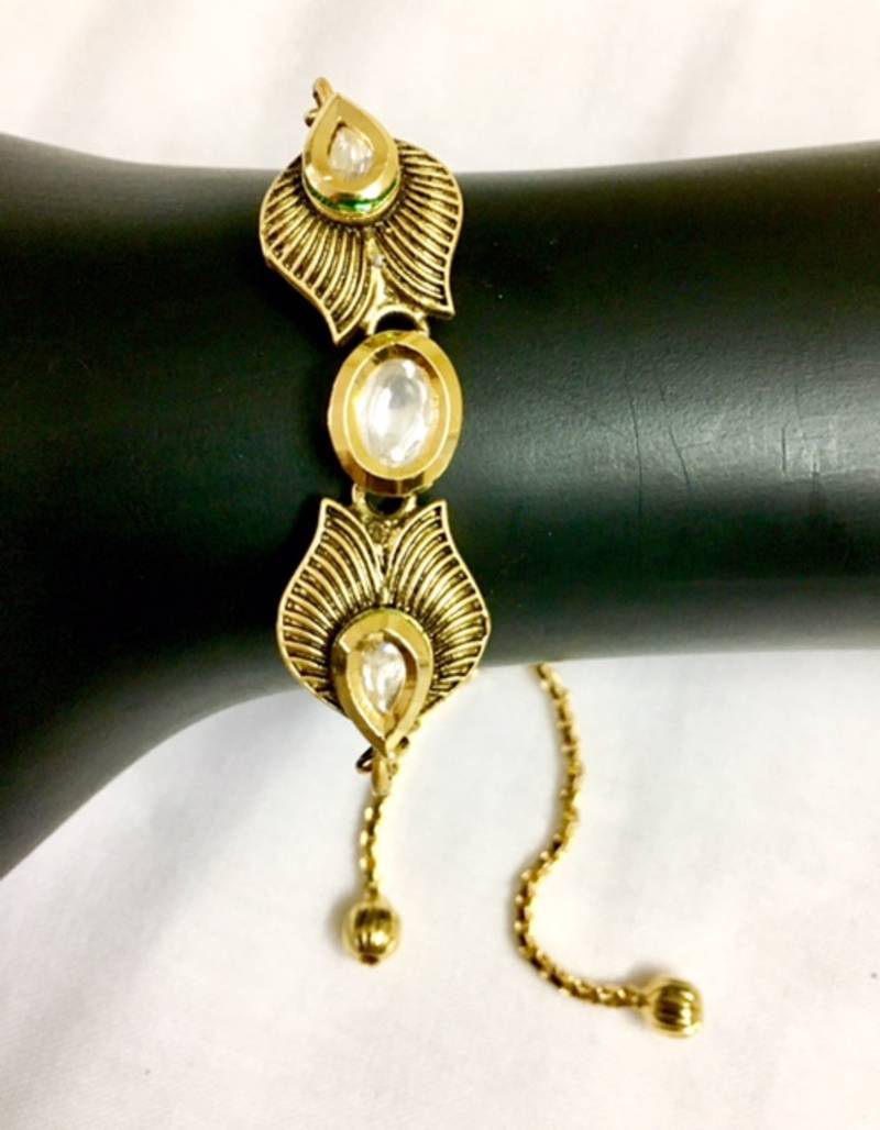 golden kundan bracelets