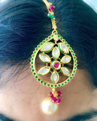 golden kundan maang tikka 1