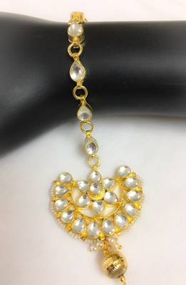 golden kundan maang tikka 2