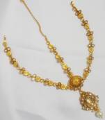 golden american diamonds maang tikka