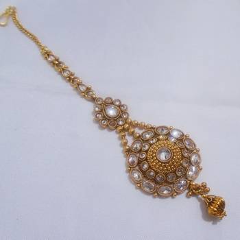 golden american diamonds maang tikka 1