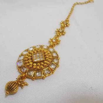 golden american diamonds maang tikka 1