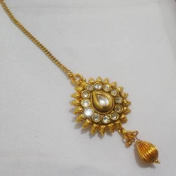 golden american diamonds maang tikka 1