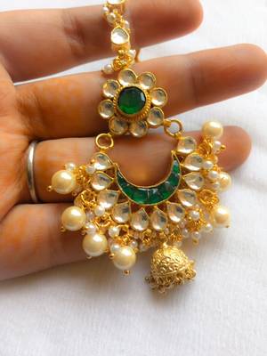 golden kundan maang tikka 1