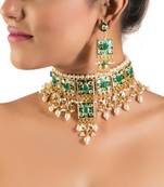 Pretty Choker Set With Meenakari Work