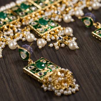 Pretty Choker Set With Meenakari Work 2